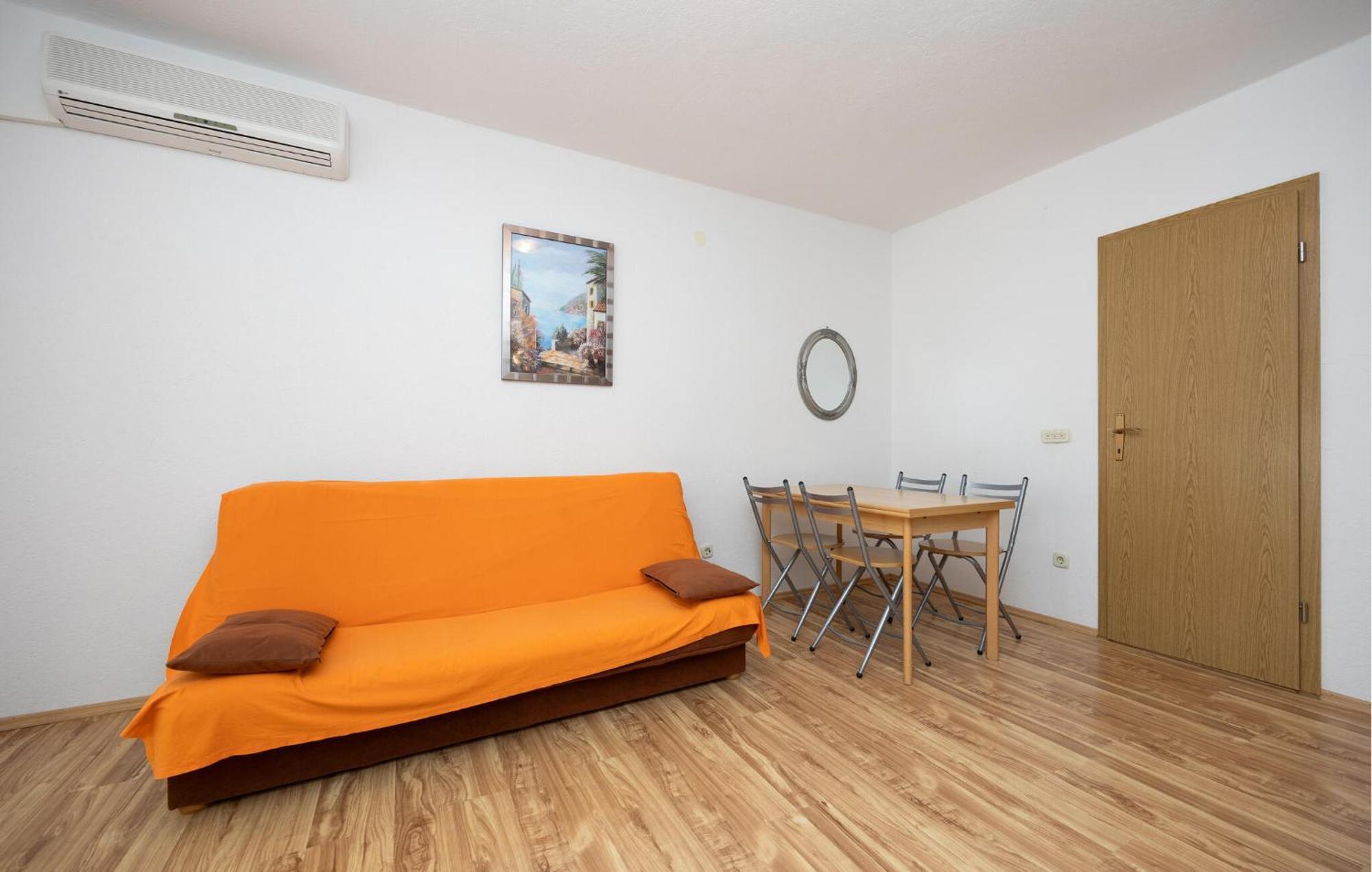 1 Bedroom Awesome Apartment In Lokva Rogoznica Exteriér fotografie